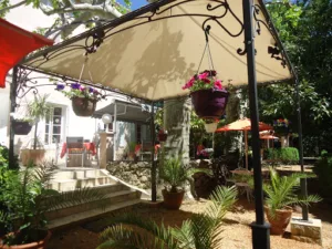 Hostellerie de La Source à Aubagne