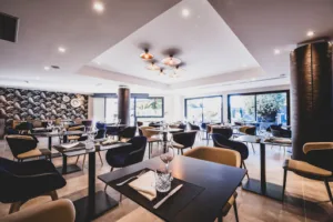 LA BASSE COUR à Pau