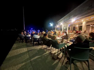 SUN BEACH Restaurant Bar Glacier panoramique à Mèze à Mèze