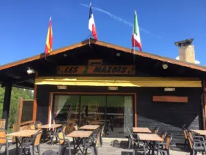 Les 2 mazots à Enchastrayes