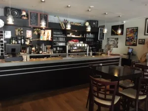 L’entre-potes – Cuisine inventive et Pub à Issy-les-Moulineaux