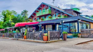 Logis Chalet du Mont Roland à Sampans