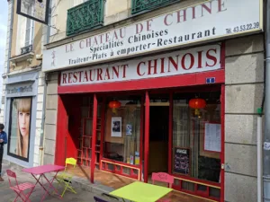 Chateau de Chine le à Laval