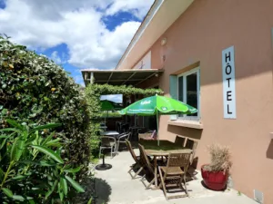 Logis Drom’Sud Hôtel à Donzère