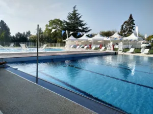 Les Thermes Piscine Nordique De Luynes à Luynes