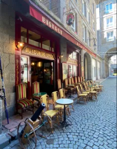 Au Coup De Canon à Saint-Malo