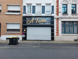 A Table By Saint Jacques à Cambrai