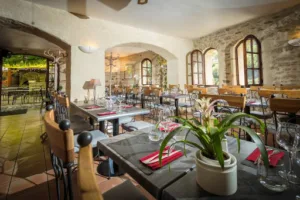 La table des Troubadours à Minerve