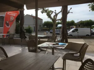 Denmar`Kafe à Les Mages