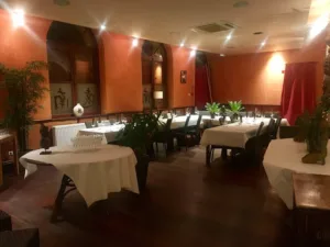 Vien Nam Sedan à Sedan