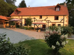 Domaine Les Filloux – Chambres d’hôtes, Glamping & Mini-camping à Saint-Dizier-Masbaraud