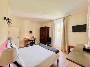 Logis Hôtel la Désirade à Saint-Désirat