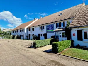 Hotel inn design Mâcon Sancé (ex:Kyriad) à Sancé