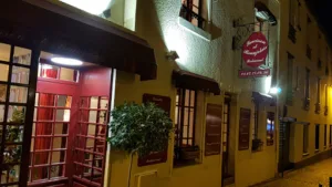 Saucisson et Beaujolais à Rueil-Malmaison