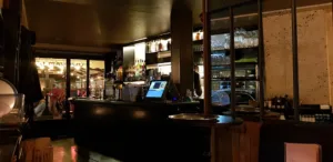 Polly Maggoo à Neuilly-sur-Seine