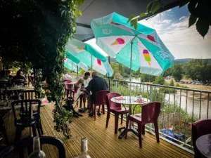 Restaurant LE PETIT NICE – Terrasse avec vue sur l ‘Orb à Roquebrun