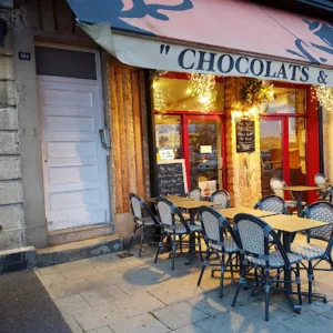 Chocolate and Cup of Tea à Mâcon