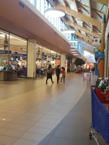 Centre Commercial Carrefour l’Escapade à La Chapelle-Saint-Luc