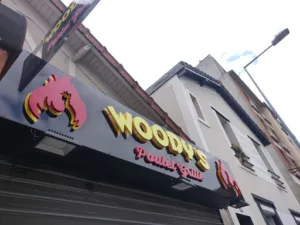 Woody’s poulet grillé à Romainville