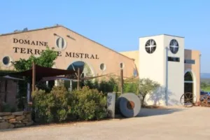 Domaine Terre de Mistral à Rousset
