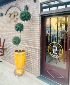 Café Brasserie Les 2 Mondes à Nîmes