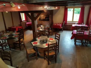 Restaurant Au Cheval Noir Gîtes et Chambres d’Hôtes à Quaëdypre