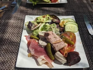 La table du pays à Laifour