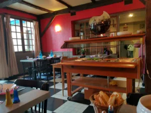 Bar Restaurant La Poste à Le Lardin-Saint-Lazare