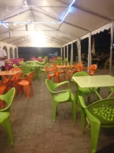 Cabaret-Club à Taluyers