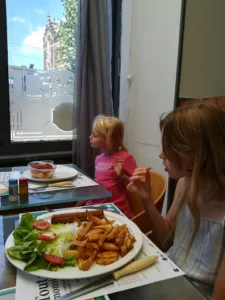 A l’arret du tram à Valenciennes