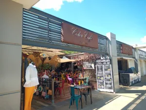 Color Cafe à Marseillan
