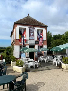 Café Gondrée à Bénouville