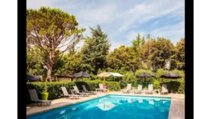 Logis Hôtel le Petit Manoir à Les Angles