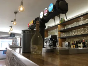 Café de la Poste à Dampierre-en-Yvelines