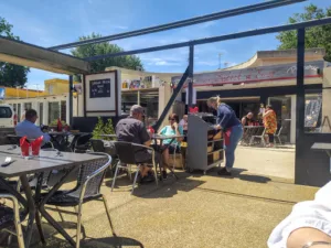 Le Bistrot D’Enzo Brasserie Pizzeria à Marseillan