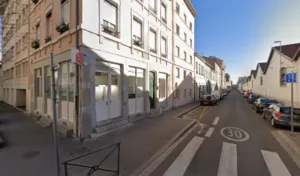 Rouge Magenta à Villeurbanne